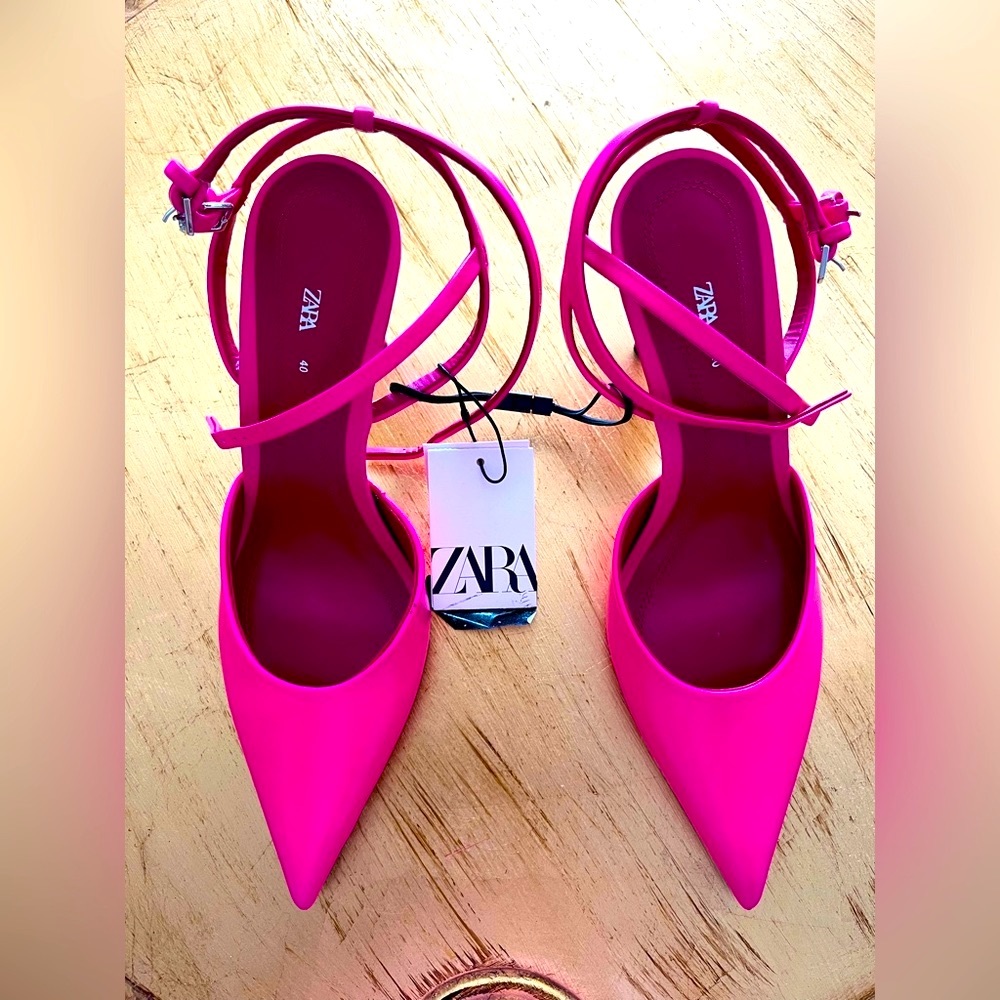 NWT  Zara designed pink shoes with ankle strap size 9